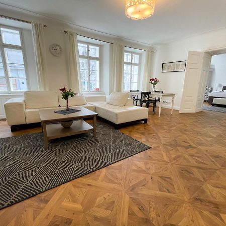 U Obecniho Dvora - Old Town Apartment Prague Luaran gambar