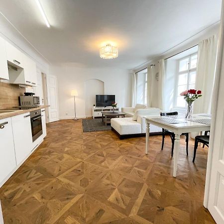 U Obecniho Dvora - Old Town Apartment Prague Luaran gambar